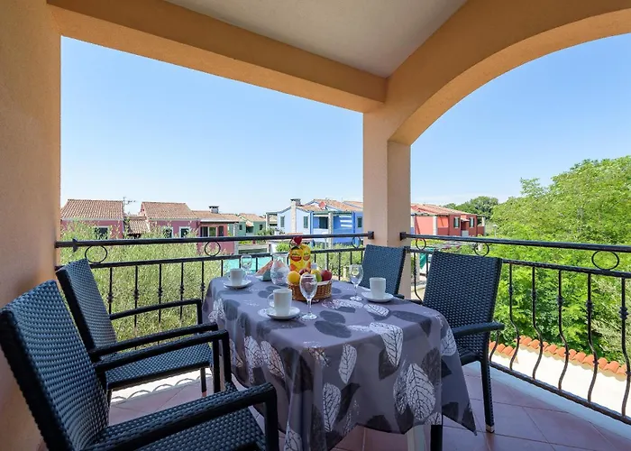 Family Friendly Apartments With A Swimming Pool Basanija, Umag - 3402