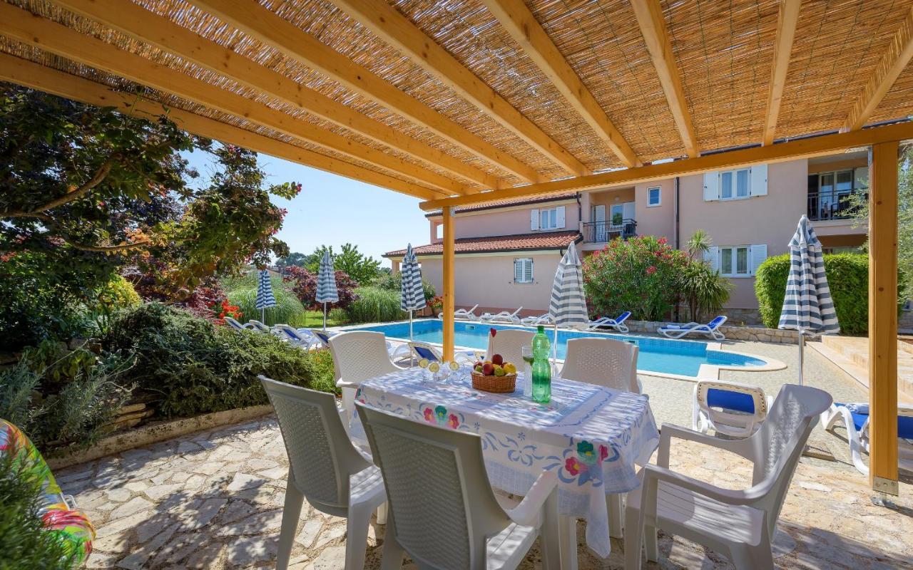 Apartment Family Friendly With A Swimming Pool Basanija, Umag - 3402 *