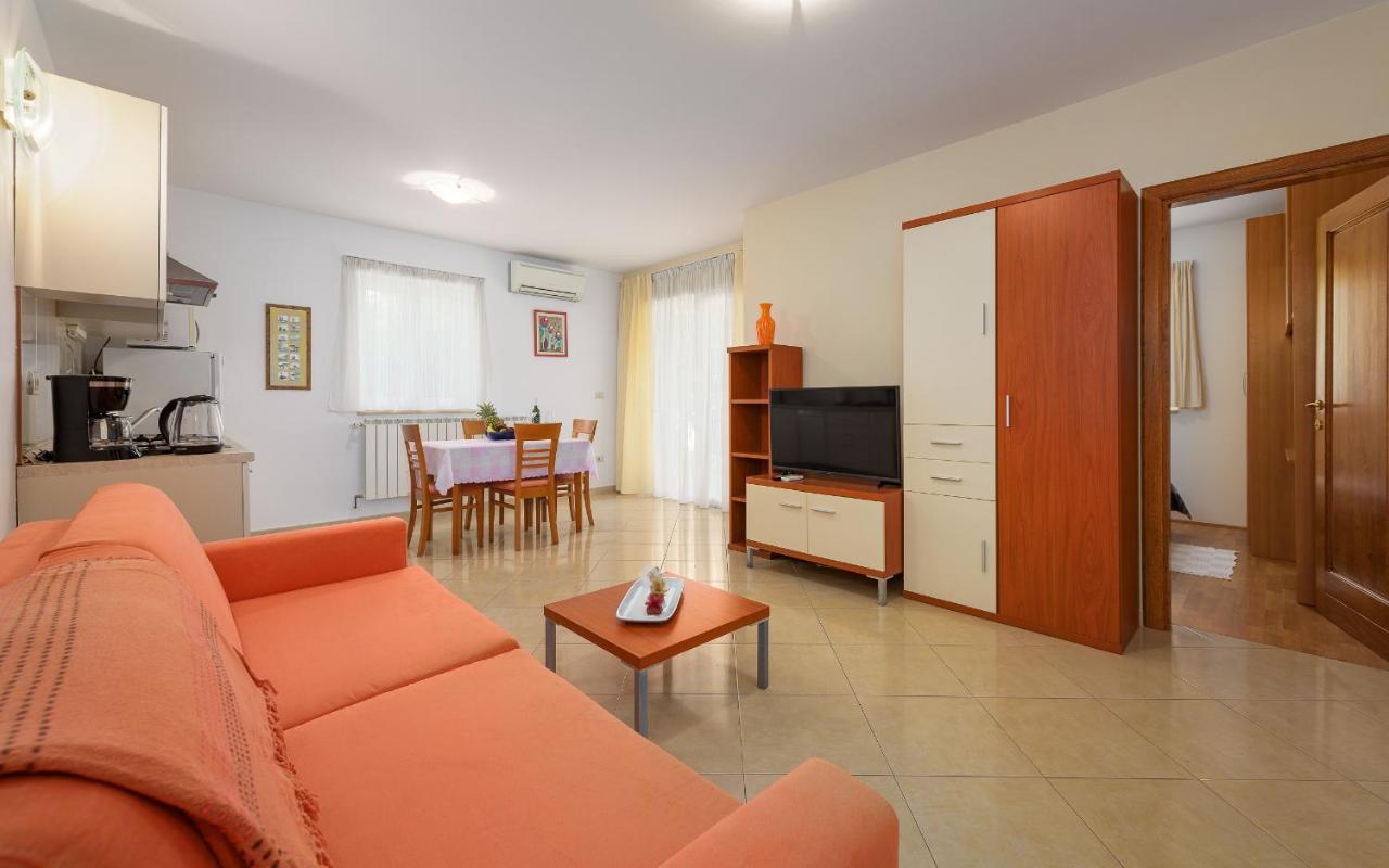 Apartment Family Friendly With A Swimming Pool Basanija, Umag - 3402