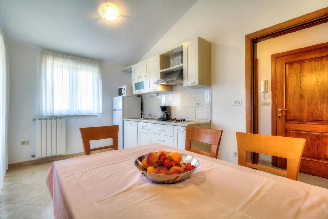 Family Friendly With A Swimming Pool Basanija, Umag - 3402 Apartment Savudrija