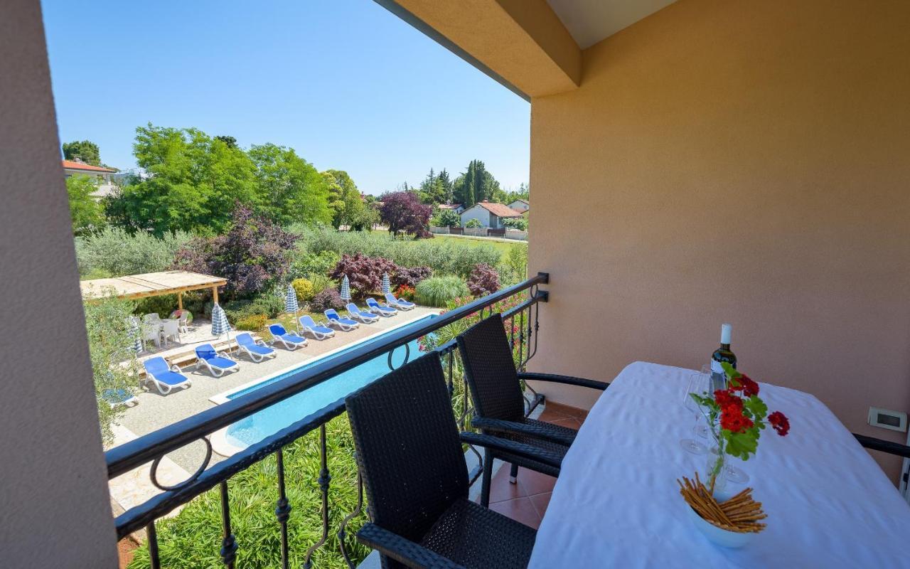 Family Friendly With A Swimming Pool Basanija, Umag - 3402 Apartament Savudrija