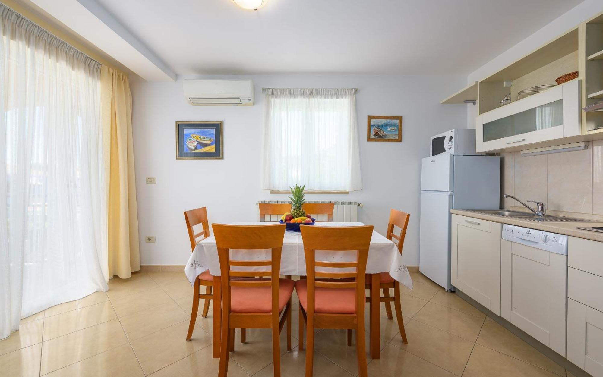 Family Friendly With A Swimming Pool Basanija, Umag - 3402 Apartment *