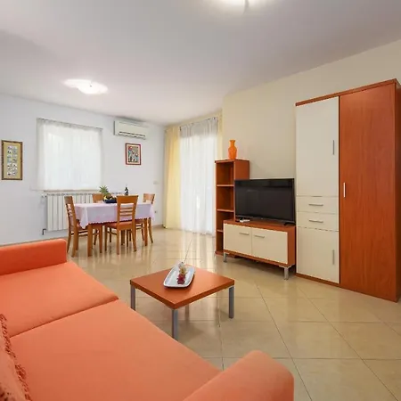 Family Friendly Apartments With A Swimming Pool Basanija, Umag - 3402 Savudrija Exterior photo