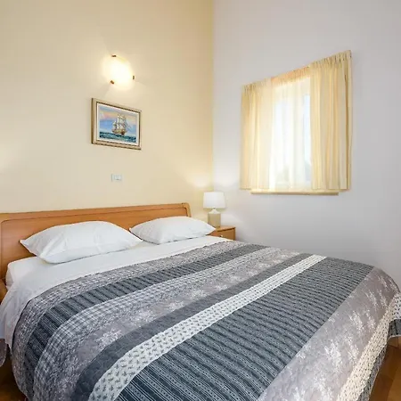 Family Friendly Apartments With A Swimming Pool Basanija, Umag - 3402 Savudrija Exterior photo