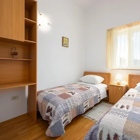 Family Friendly Apartments With A Swimming Pool Basanija, Umag - 3402 Savudrija Exterior photo