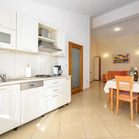 Family Friendly Apartments With A Swimming Pool Basanija, Umag - 3402 Savudrija Exterior photo