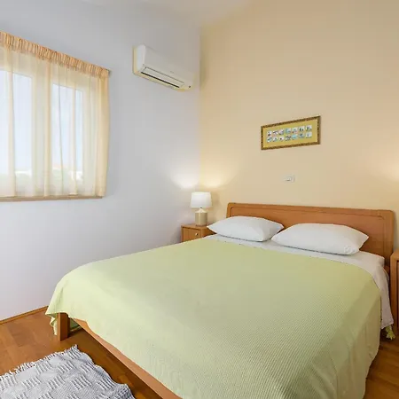 Family Friendly Apartments With A Swimming Pool Basanija, Umag - 3402 Savudrija Exterior photo