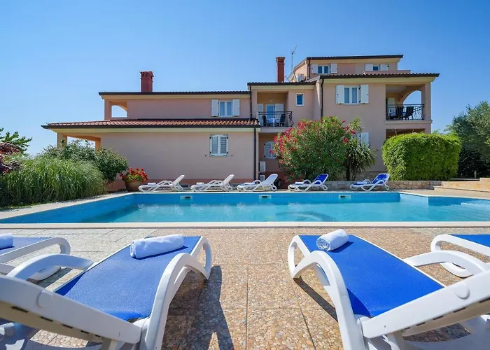 Family Friendly Apartments With A Swimming Pool Basanija, Umag - 3402