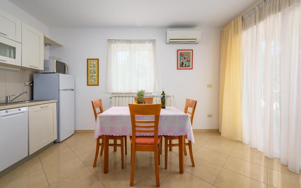Family Friendly With A Swimming Pool Basanija, Umag - 3402